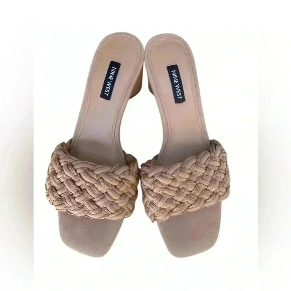 Nine West Women's Driah Tan Neutral
Braided Slide heel Sandal sz 6 preloved - Picture 2 of 5